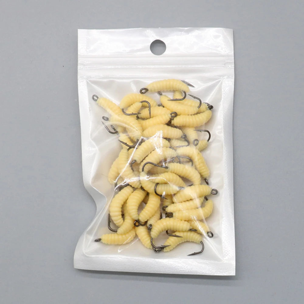 30PCS Artificial Breadworms Fishing Bait with Hooks Realistic Fake Hooked Worm Bait High Elasticity Rubber Fishing Bait